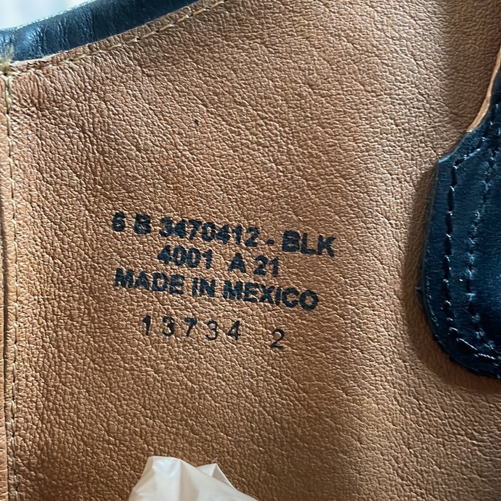 FRYE MELISSA BUTTON INSIDE ZIP Genuine Leather Side Zip Boots NWOT Sz 6 - Picture 10 of 17